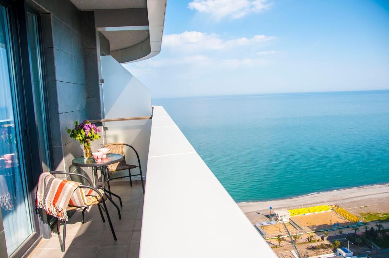 Sea View Apartment Near To The Dancing And Music Fountains Batumi Exterior photo