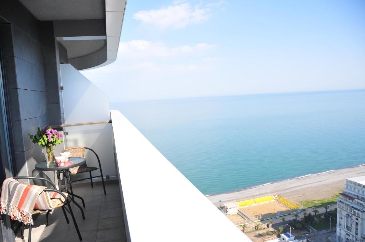 Sea View Apartment Near To The Dancing And Music Fountains Batumi Exterior photo