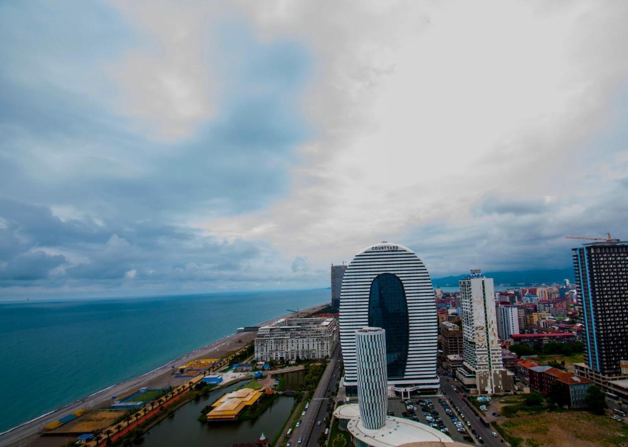 Sea View Apartment Near To The Dancing And Music Fountains Batumi Exterior photo